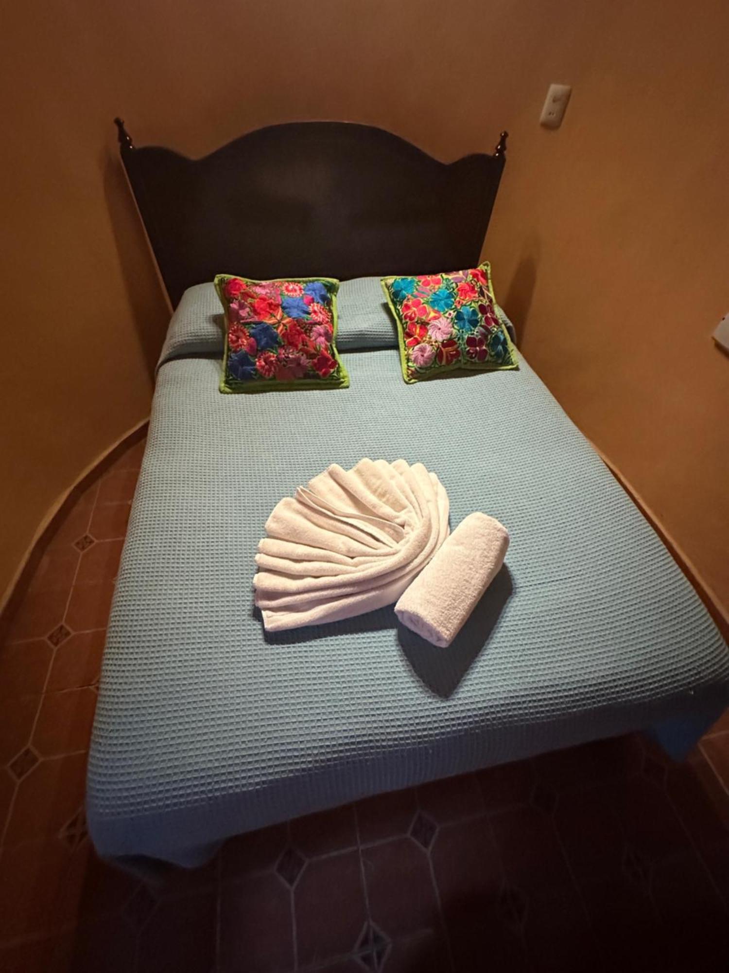 The Pickled Onion B&B And Restaurant Uxmal Santa Elena 외부 사진