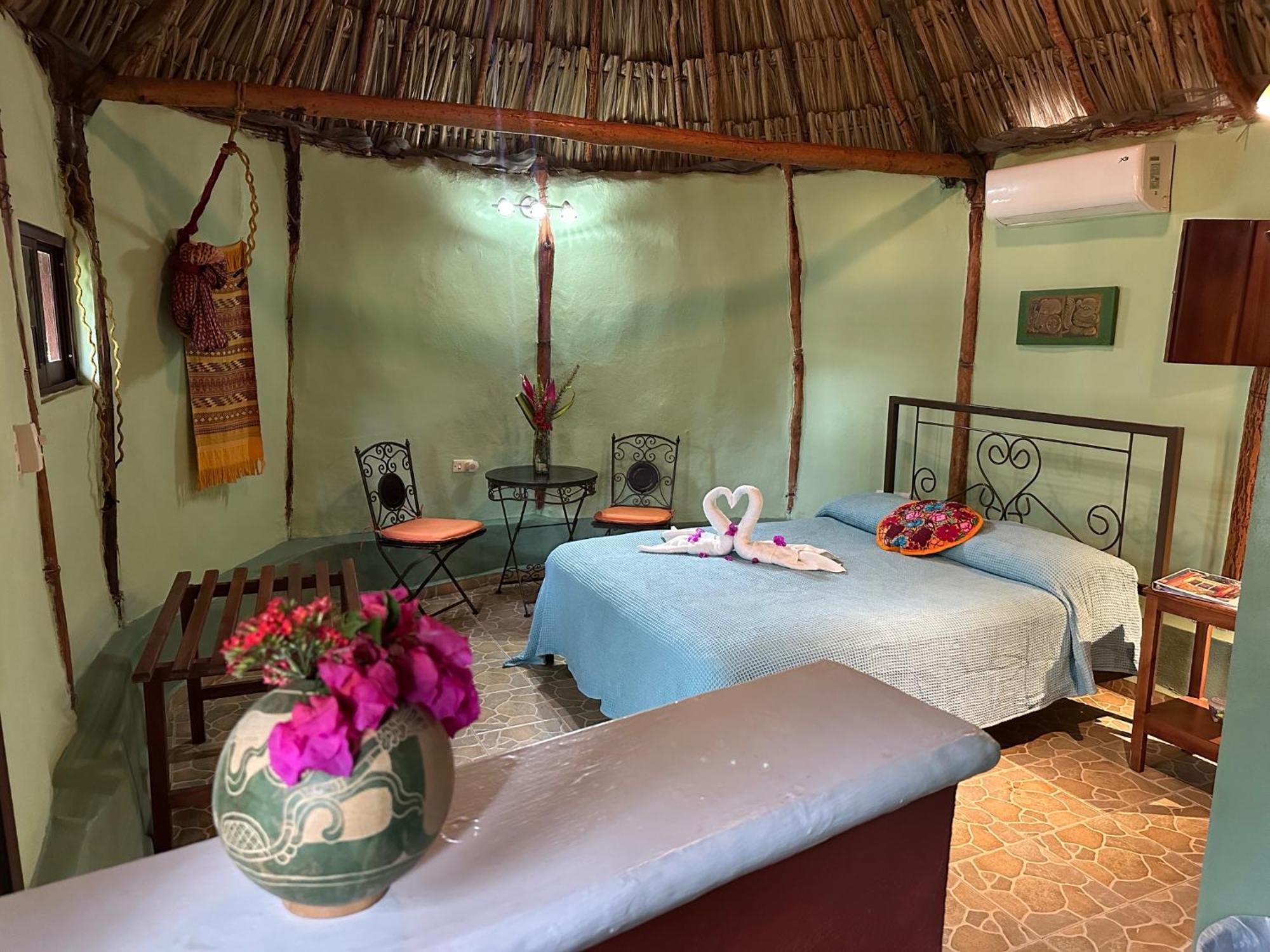 The Pickled Onion B&B And Restaurant Uxmal Santa Elena 외부 사진